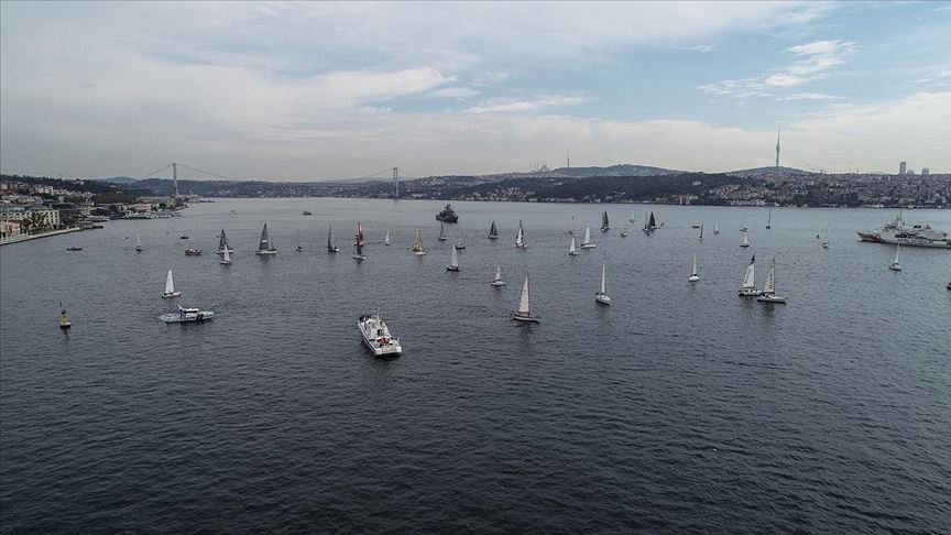 Cumhurbaşkanlığı Uluslararası Yat Yarışı İstanbul Boğazı'nda başladı