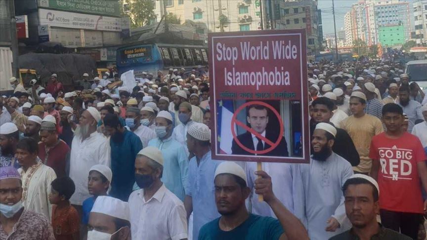 Huge rallies in S.Asia denounce France's Islamophobia