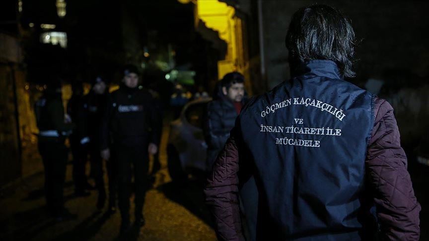 14 irregular migrants held in Istanbul