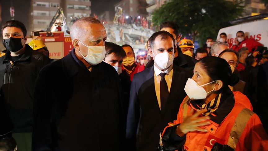 Cumhurbaşkanı Erdoğan İzmir'de deprem bölgesini ziyaret etti