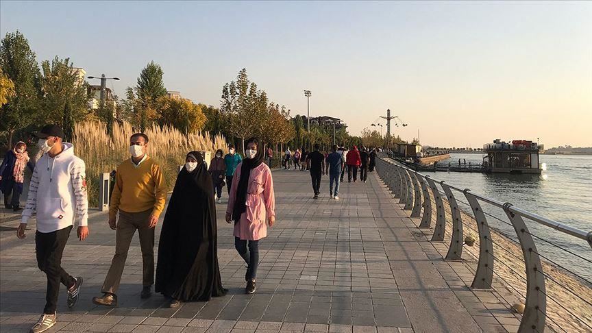 В Иране вводят дополнительные ограничения в связи с COVİD-19 