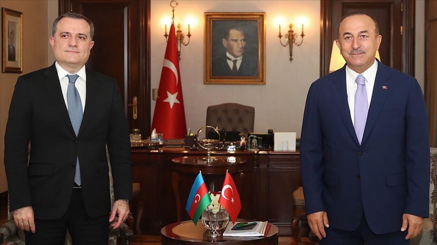 وزير خارجية أذربيجان يعزي نظيره التركي في ضحايا الزلزال
