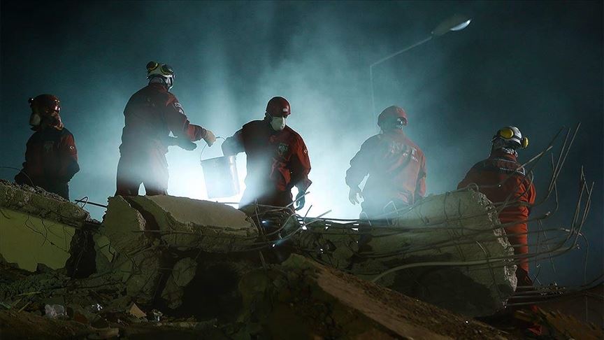 İzmir'deki depremde can kaybı 79 oldu