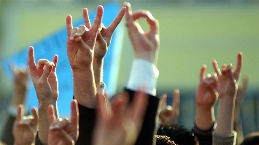 فرنسا تحظر جمعية "الذئاب الرمادية" التركية