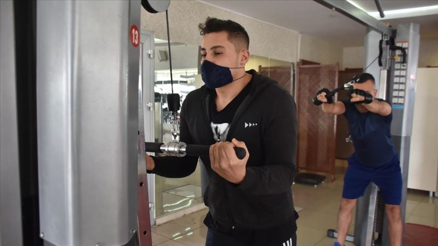 Lösemiyi tedavi sürecindeki spor ve hayata pozitif bakışıyla yendi