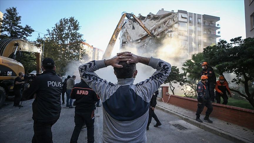 На западе Турции завершились спасательные работы в зоне землетрясения