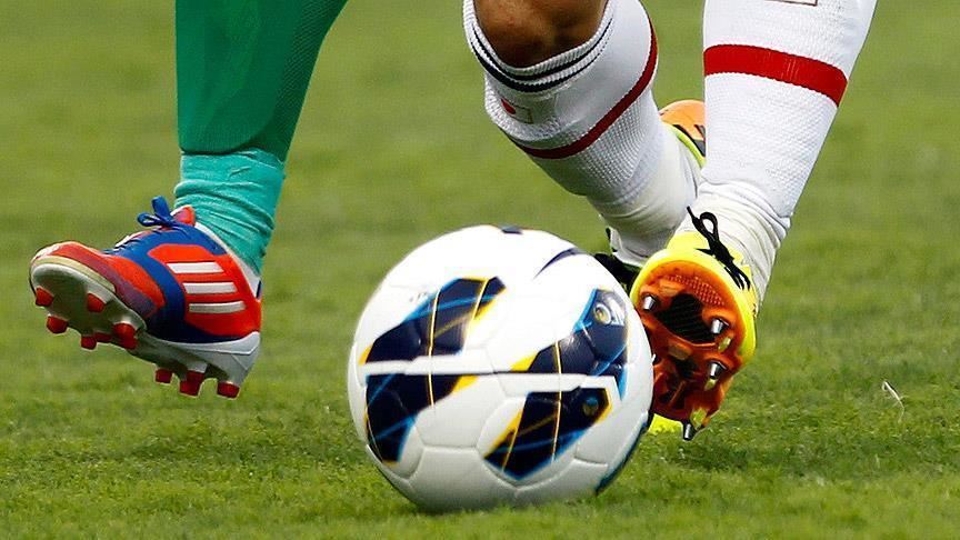 Football: Leipzig beat 9-man Paris Saint-Germain 2-1