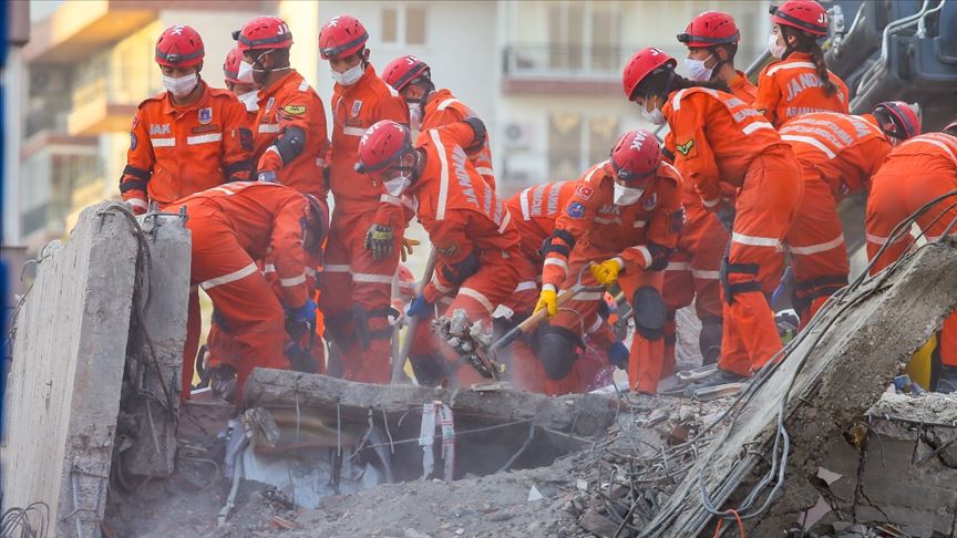 Enkaz altında çocuklar için 'yaşam üçgeni' daha kolay oluşuyor