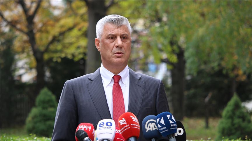 Presidente de Kosovo renuncia para enfrentar cargos por crímenes de guerra
