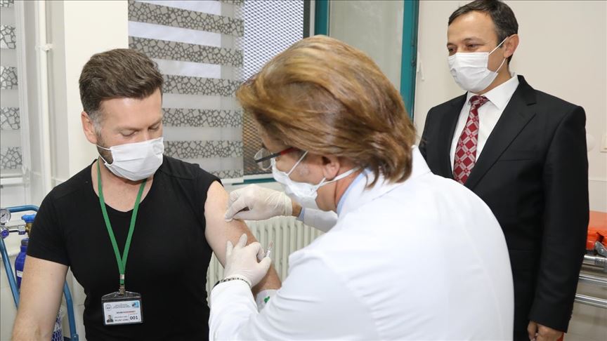 Turska: Volonter primio prvu testnu dozu anticovid vakcine ERUCOV-VAC