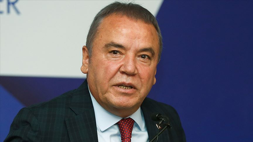 Muhittin Böcek'in Kovid-19 tedavisi yoğun bakımda sürüyor