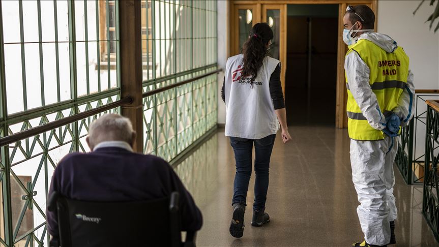 Gobierno de España confirma “tormenta perfecta” de COVID-19 en residencias de servicios sociales