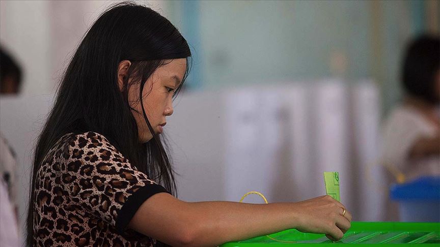 Myanmar'da seçimler için halk sandık başına gitti 