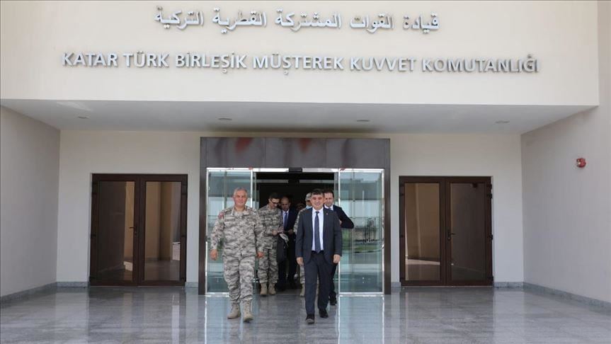 قطر.. سفير أنقرة يزور مقر القاعدة التركية بالدوحة