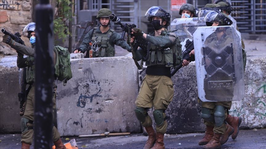 İsrail güçleri Batı Şeria ile Doğu Kudüs’te 15 Filistinliyi gözaltına aldı
