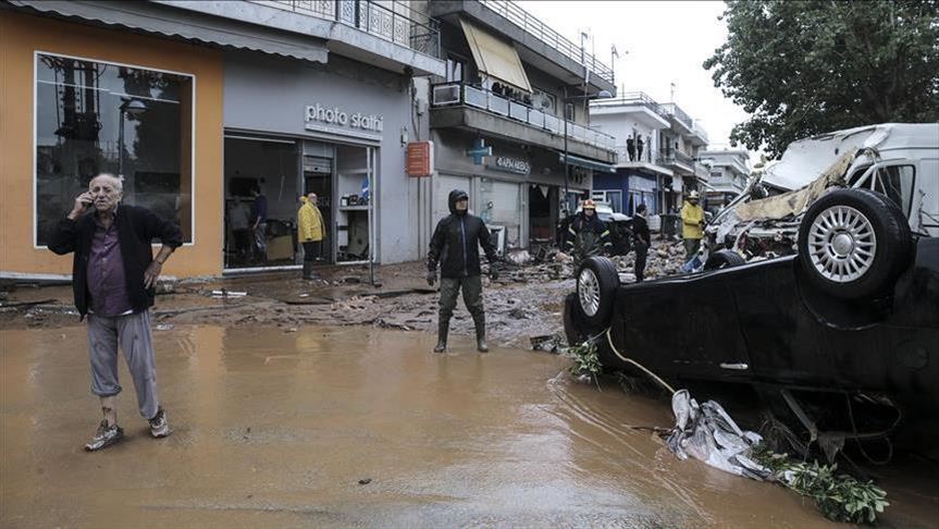 Grece De Fortes Inondations Deferlent Sur L Ile De Crete