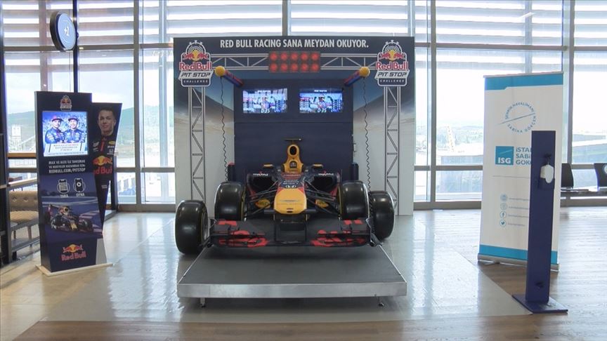 Sabiha Gokcen Havalimani Nda Yolculara Formula 1 Surprizi