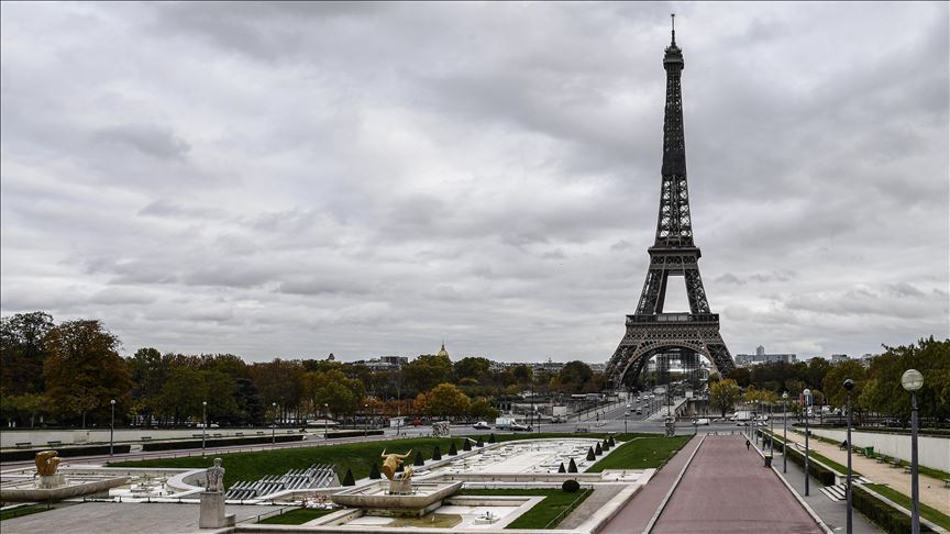 Expertos observan una disminución en la tasa de reproducción de la COVID-19 en Francia