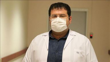 Doktor Özüdoğru: Bu süreçte 'genciz, atlatırız' diyenlerin solunum sıkıntısı çektiğine şahit olduk