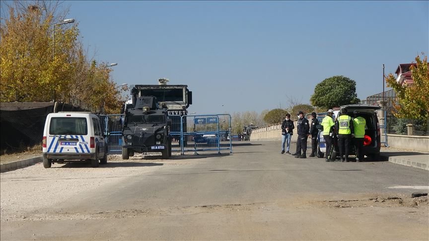 Midibus overturns in eastern Turkey: 2 dead, 22 injured