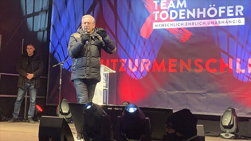Merkel’in partisinden ayrılan 80 yaşındaki eski milletvekili parti kurdu 