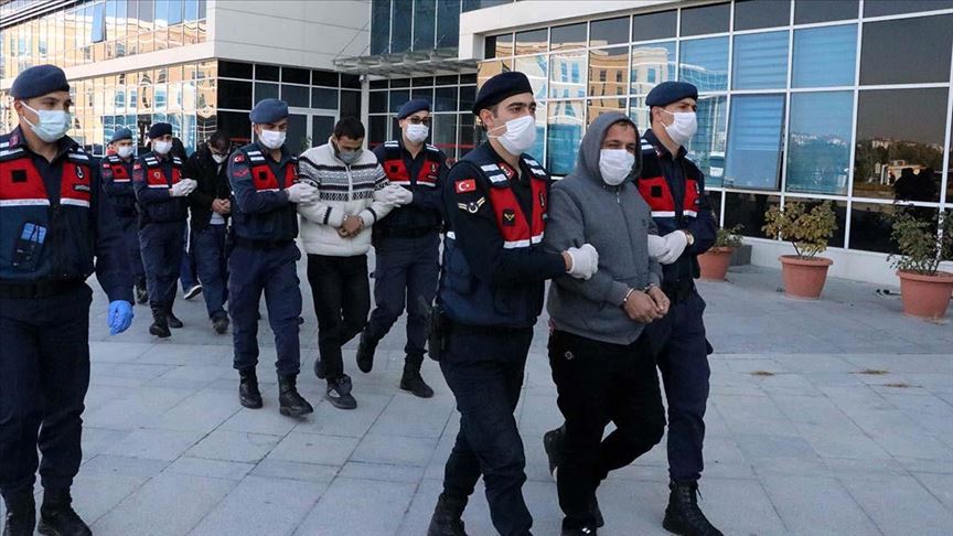 بينهم قيادي.. محكمة تركية تقرر حبس 4 عناصر من "داعش"