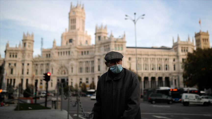 Spain: New infections drop, hospitalizations high