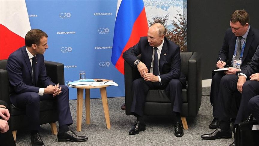 Путин и Макрон обсудили Карабах 