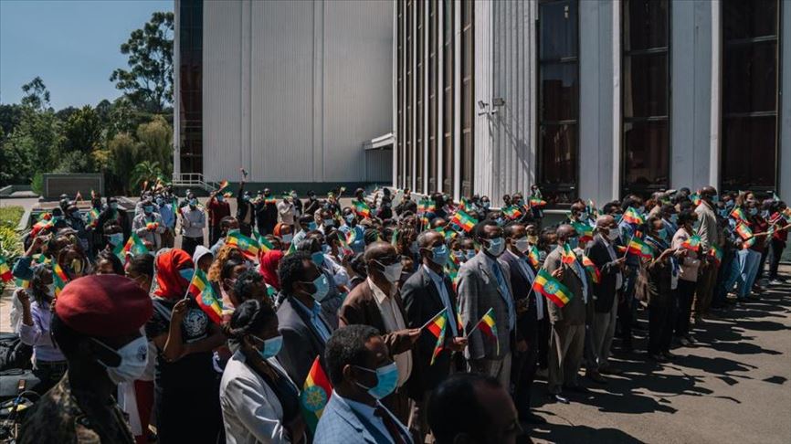 Ethiopians on streets to hail armed forces