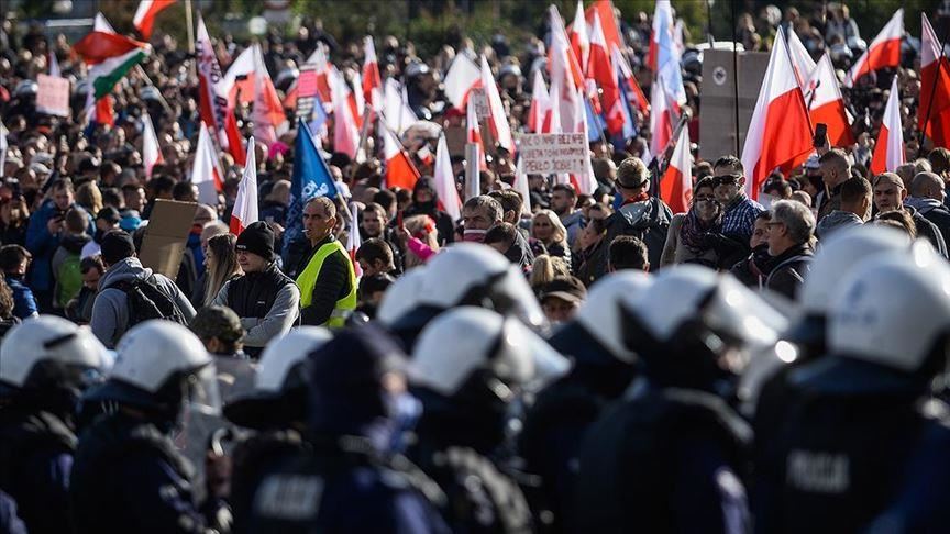 Poland reports highest daily COVID-19 deaths