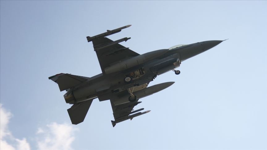 Tayvan'da F-16 savaş uçağı eğitim uçuşu sırasında kayboldu