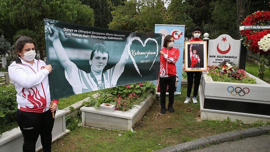 Turquie : hommage au champion olympique Naim Süleymanoğlu