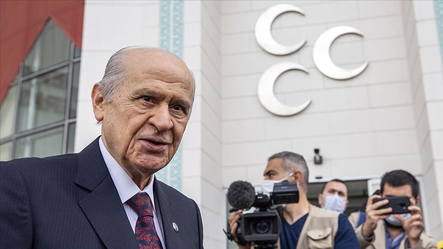 Davutoğlu'nun randevu talebine, Bahçeli'den 'Cumhurbaşkanlığı Hükümet Sistemi' şartlı yanıt