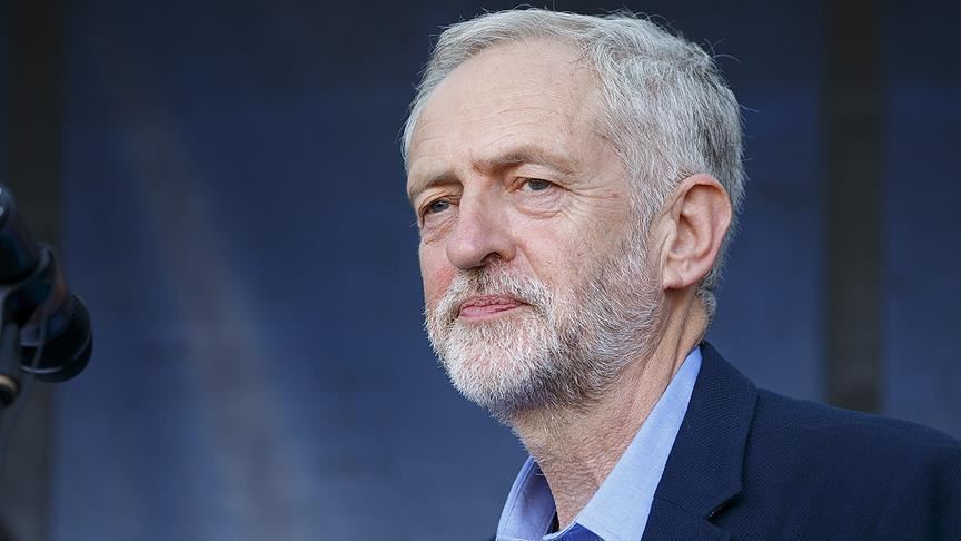 Le Parti travailliste britannique écarte son ancien chef Corbyn de son bloc parlementaire