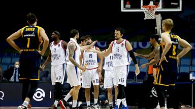 Anadolu Efes THY Avrupa Ligi'nde farklı kazandı