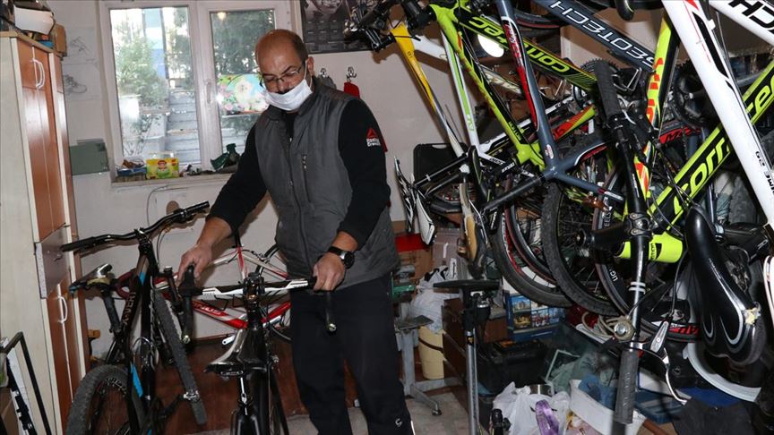 Tamir Edilen Hurda Bisikletler Cocuklarin Mutlulugu Oluyor