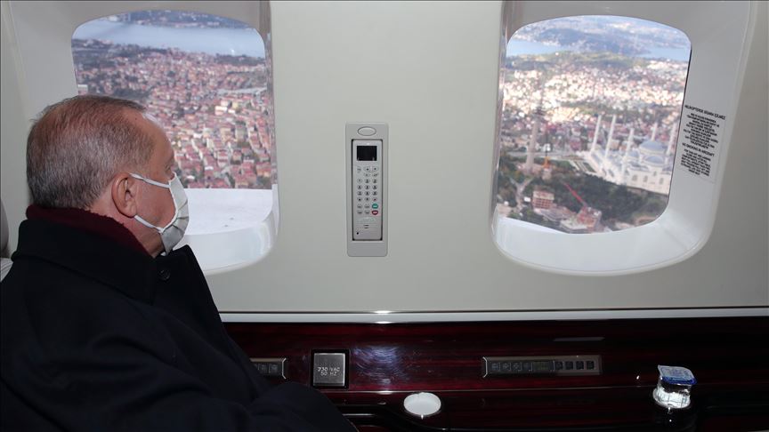 Turquie: Erdogan inspecte les travaux sur la colline de Çamlica à Istanbul