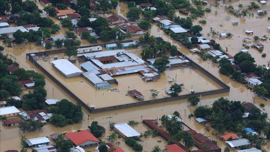 Se esperan deslizamientos y ríos desbordados tras paso del huracán Iota en Honduras y Nicaragua 