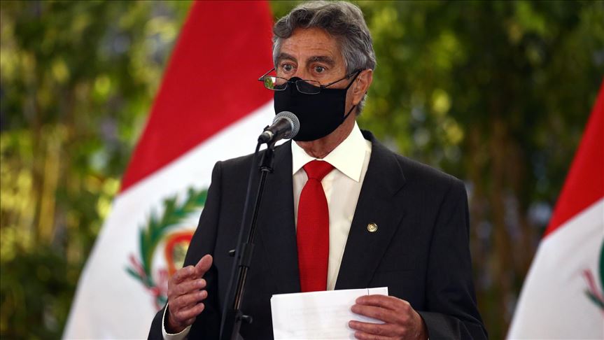 Rechazan la renuncia del presidente de Perú como precandidato vicepresidencial para las próximas elecciones