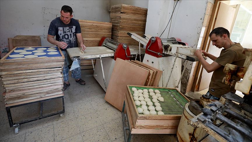 صم بكم عمي منتجون.. مخبز فلسطيني تديره البصيرة والإشارة (تقرير)