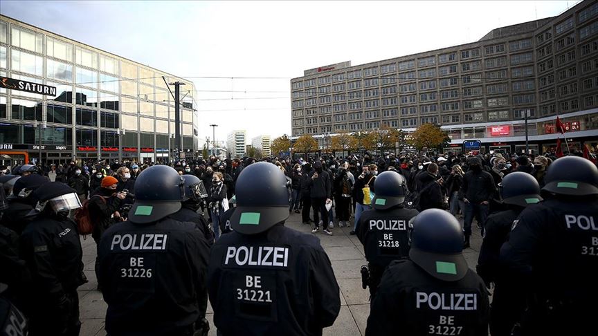 U Njemačkoj protesti protiv mjera uvedenih zbog koronavirusa