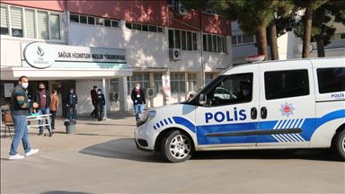 Emniyet ekipleri KPSS'ye geç kalanların imdadına yetişti