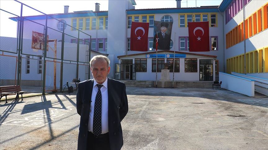 Öğretmenliği bırakıp müteahhit olan iş insanı, 33 yılda 13 okul yaptırdı