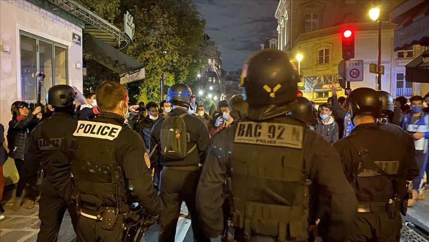 Campamento de migrantes de París fue desalojado en una redada nocturna