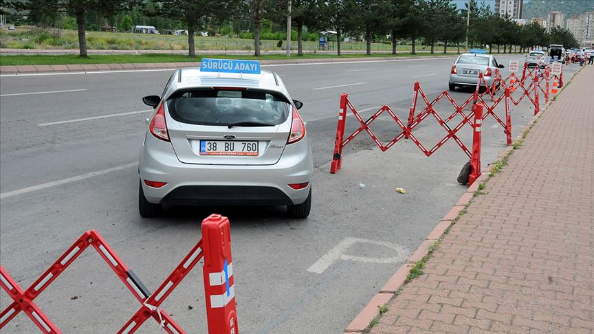 MEB'e bağlı kurslarda birebir yapılan uygulama eğitimlerine devam edilebilecek