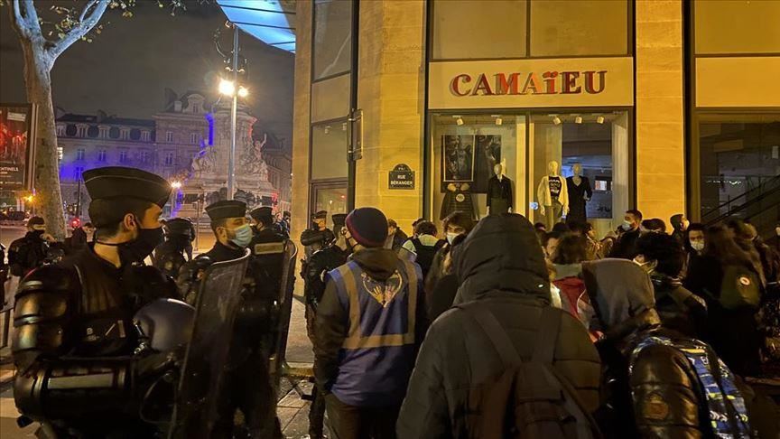 مفوضة أوروبية: مشاهد تعامل الشرطة الفرنسية مع اللاجئين بباريس صادمة