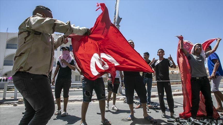 Tunisie: mouvements de protestation et grèves dans plusieurs gouvernorats pour exiger des emplois