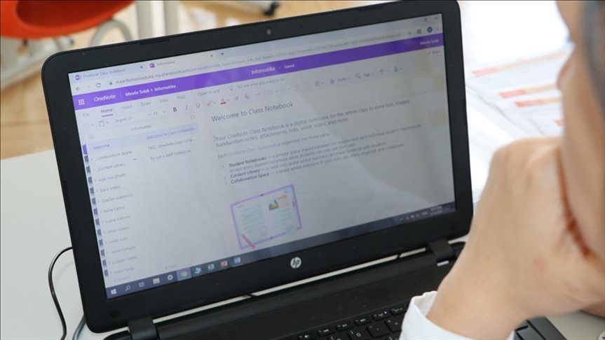 Srbija: Krizni štab predložio da stariji razredi osnovnih, ali i srednje škole pređu na online nastavu