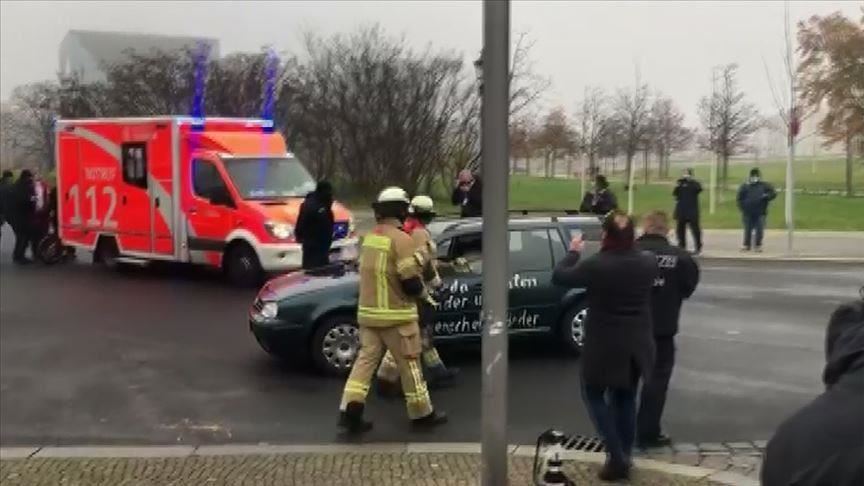 Berlin: Un véhicule fonce sur la grille d'entrée de la Chancellerie allemande