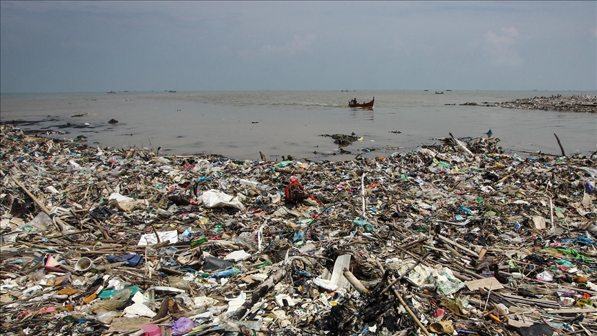 Un informe ubica a España como el país de la Unión Europea que más plásticos vierte al mar